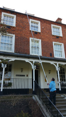 Gutter cleaning in Chelsfield BR6